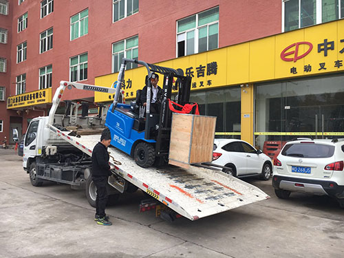 廈門電動叉車公司，銷售比亞迪電動叉車2.5噸一臺