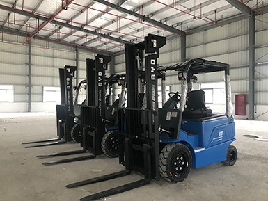 感謝蔡總的大力支持，再次購(gòu)買3+1臺(tái)比亞迪叉車，祝：生意興??！